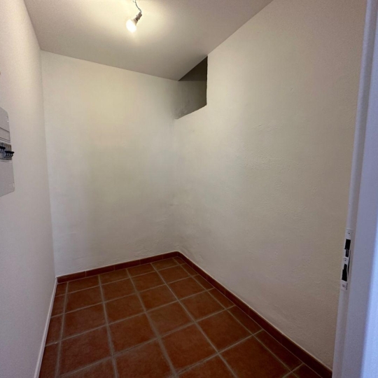  Annonces MARSEILLE6 : Appartement | MARSEILLE (13005) | 28 m2 | 610 € 