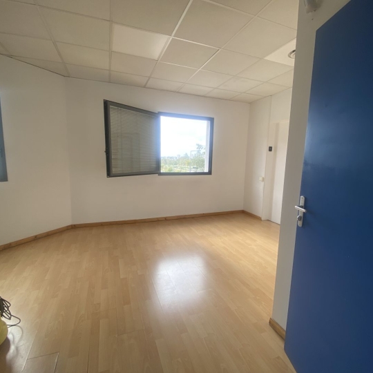  Annonces MARSEILLE6 : Local / Bureau | MARSEILLE (13013) | 68 m2 | 175 000 € 