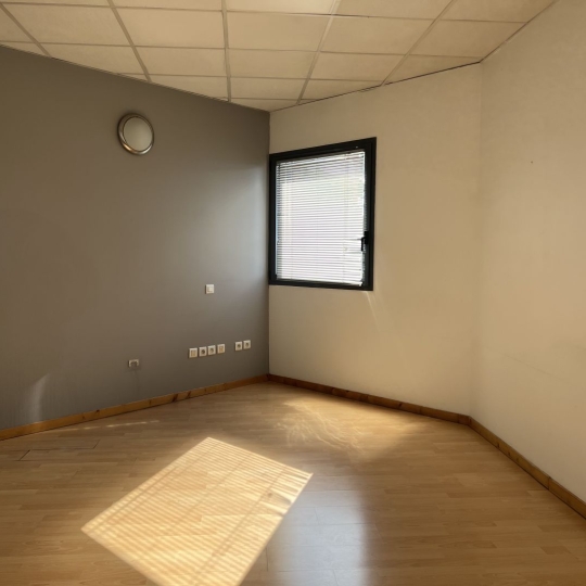  Annonces MARSEILLE6 : Local / Bureau | MARSEILLE (13013) | 68 m2 | 175 000 € 