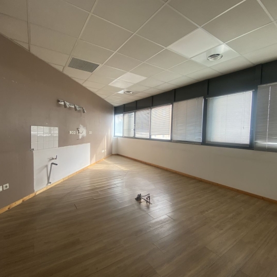  Annonces MARSEILLE6 : Local / Bureau | MARSEILLE (13013) | 68 m2 | 175 000 € 