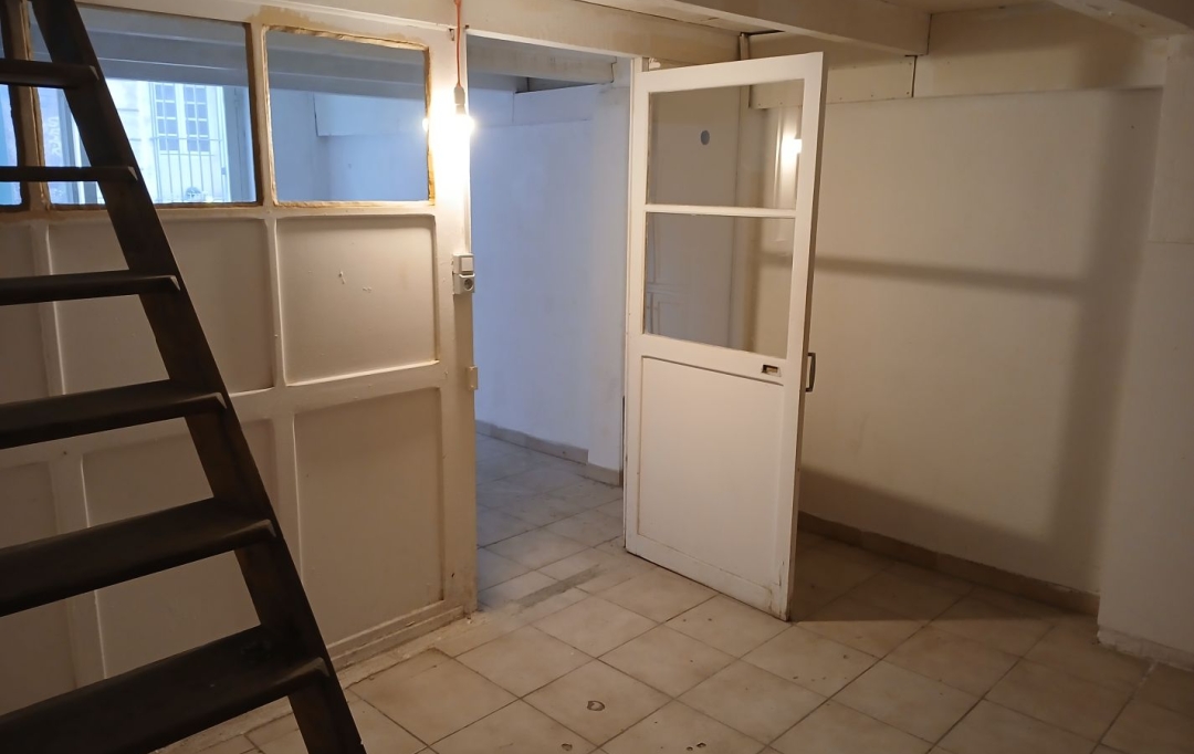 Annonces MARSEILLE6 : Local / Bureau | MARSEILLE (13001) | 32 m2 | 110 000 € 