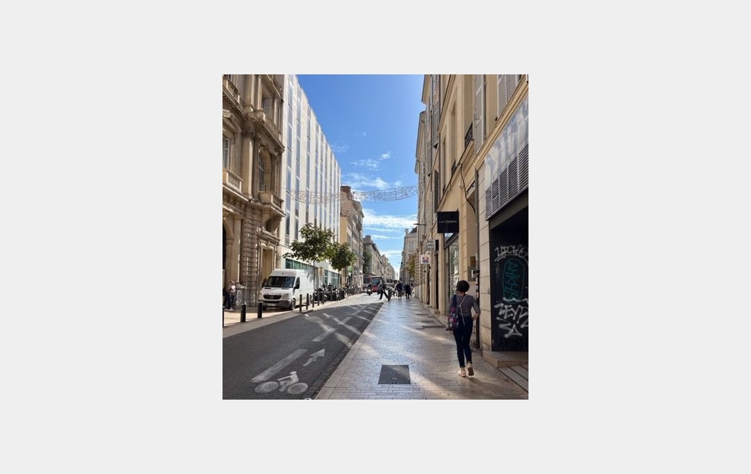 Annonces MARSEILLE6 : Commercial | MARSEILLE (13006) | 95 m2 | 95 000 € 