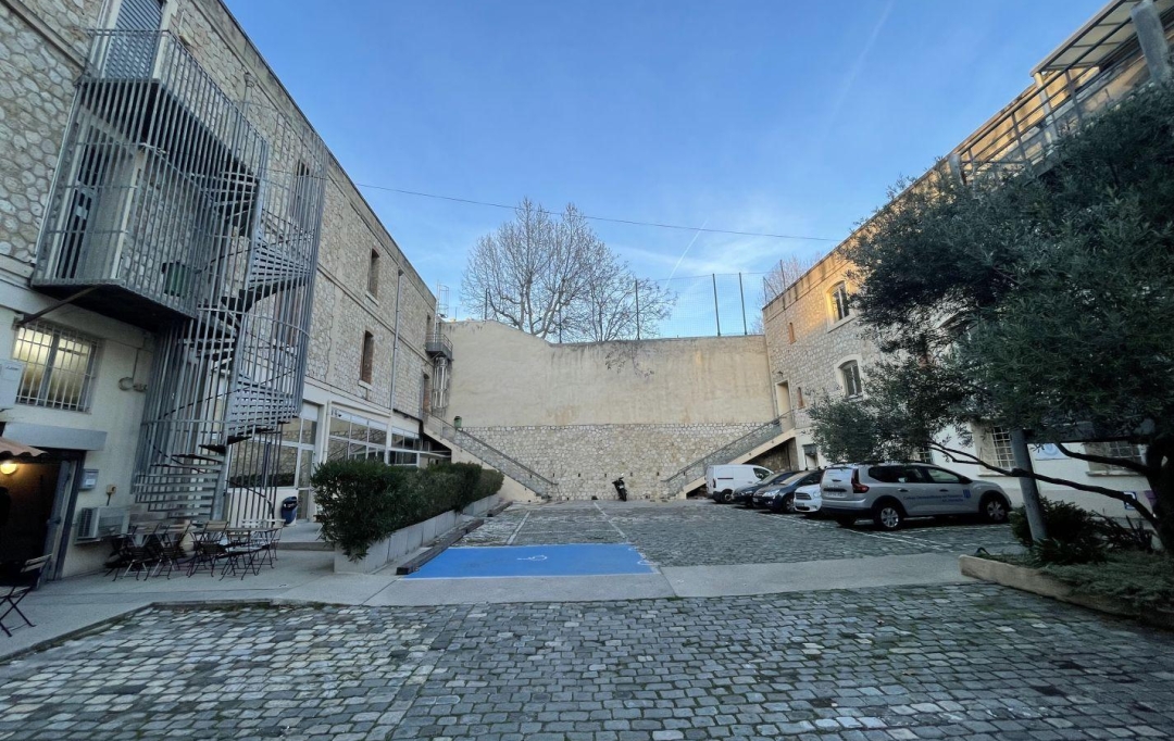 Annonces MARSEILLE6 : Autres | MARSEILLE (13001) | 230 m2 | 2 567 € 