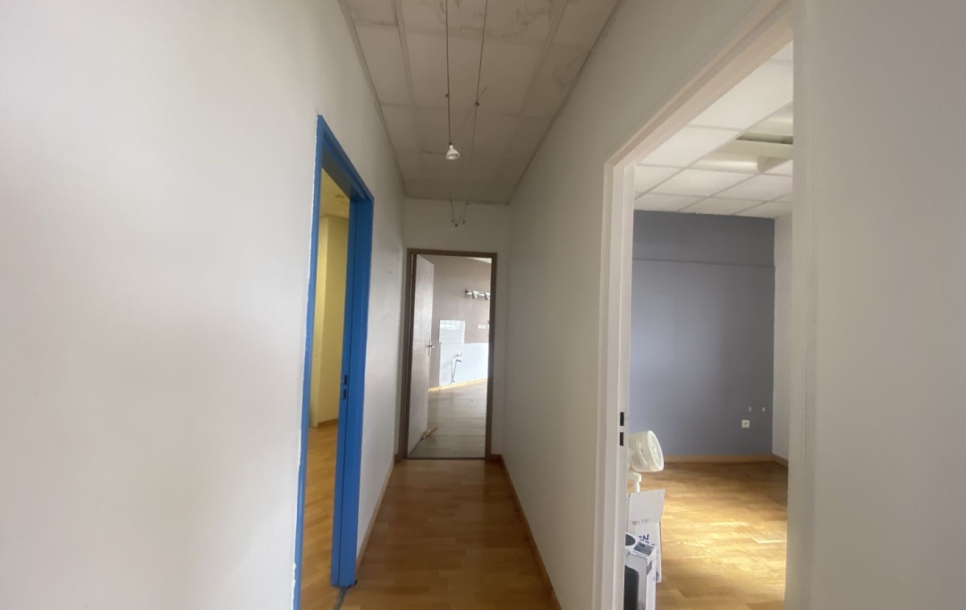 Annonces MARSEILLE6 : Local / Bureau | MARSEILLE (13013) | 68 m2 | 175 000 € 